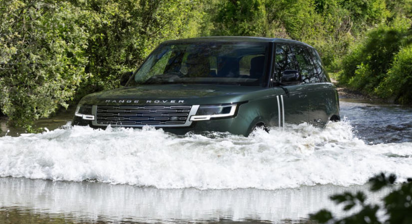 600 kilométeres hatótávval debütált az első elektromos Range Rover