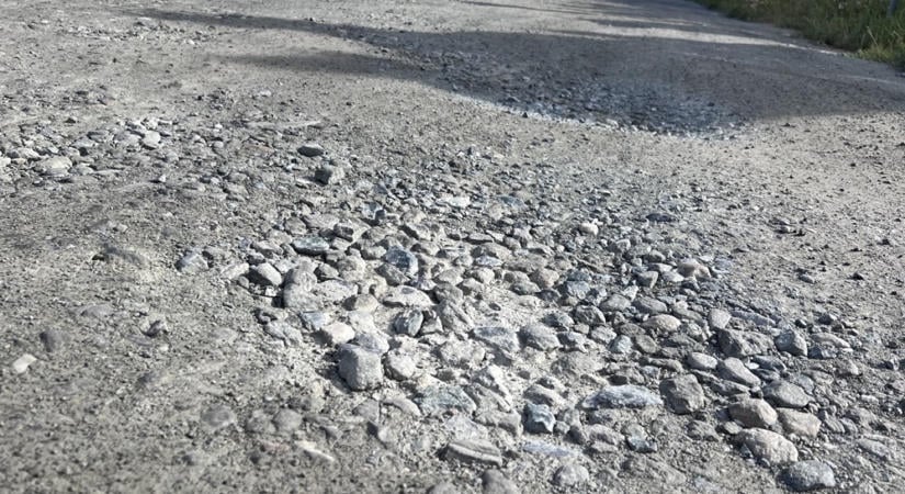 Velem 75 millió forintra, Táplánszentkereszt 120 millió forintra, Lukácsháza 275 millió forintra pályázik az azbeszt-mentesítési alapból