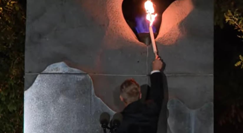 19.56-kor felgyulladt a forradalom lángja