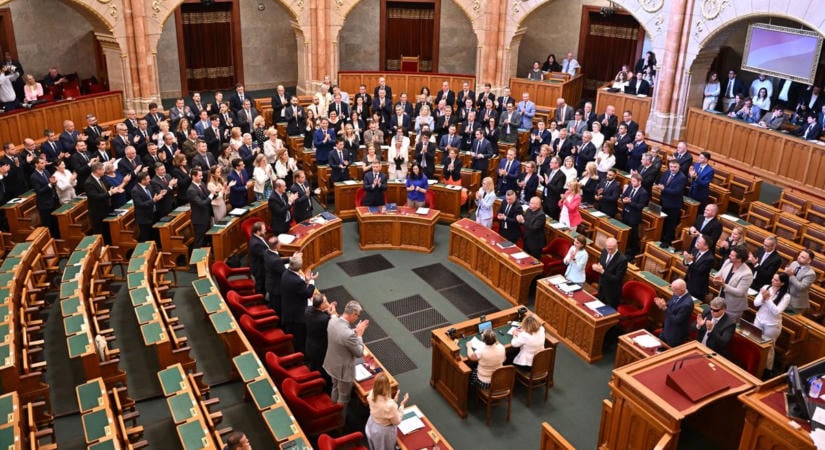 Magyar Péter bejelentette: már jövő héten dönthet a parlament december 24. munkaszüneti nappá tételéről