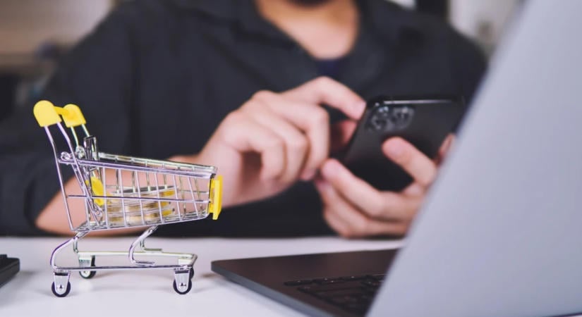 NAV: több mint 90 millió forintra büntethetnek egy kettős számlázást folytató céget
