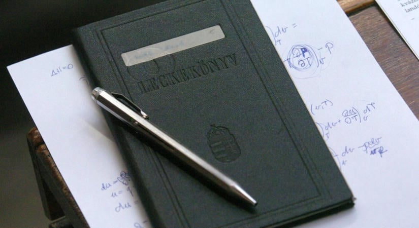 Egykorú okiratok a szolgálati idő bizonyítására. Ne dobja ki régi dokumentumait!