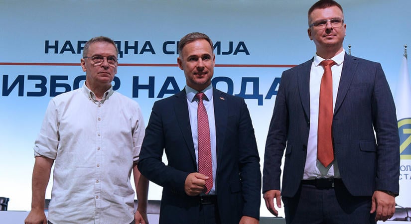Hatvanhét aláírás hiányzott a tízezerhez, de a listát az átadók már vissza is vonták