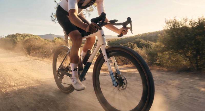 A murvás utakra hangolva, avagy bemutatkozott az új Colnago G5-X