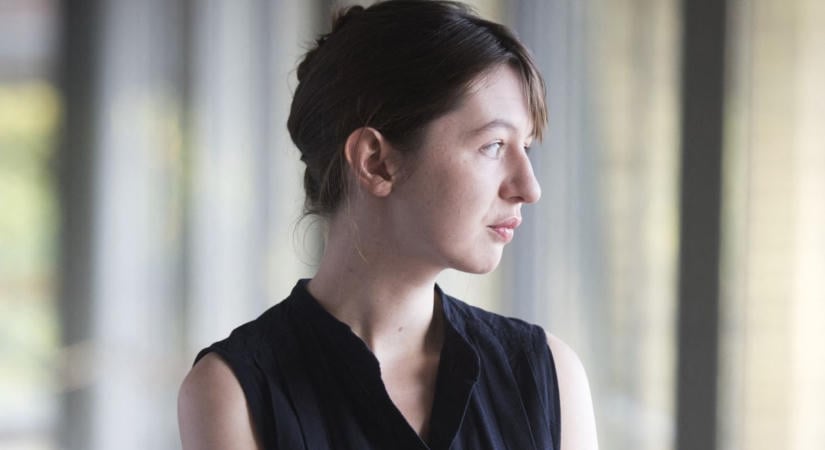 Sally Rooney könyvei eltűnnek a brit könyvesboltokból