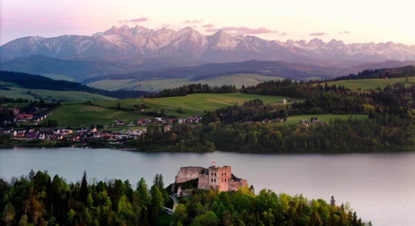 Fokozott rendőri járőrözés indult a Lengyel-Tátrában a szabálysértő turisták miatt