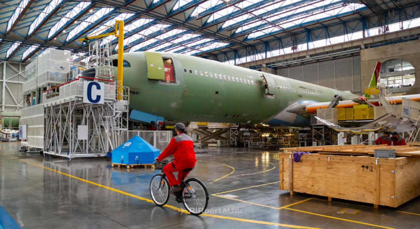 A vízszintes vezérsík problémája miatt akadozik az A330neók átadása