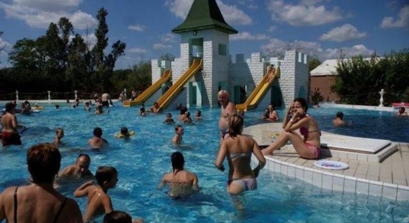 Kitálalt a vendég a túrkevei strand hibáiról – a polgármester is reagált a panaszokra