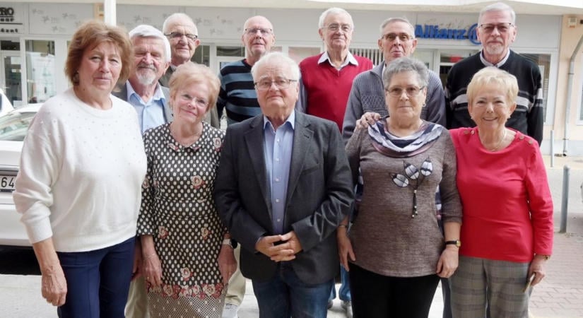 Mi, a Belósok: tintafoltos ujjak, örök barátságok
