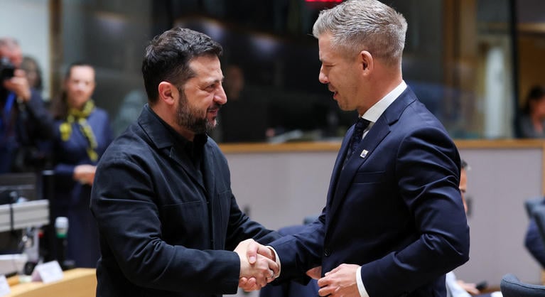 Négyszemközt tárgyalt Magyar Péter és Volodimir Zelenszkij: Magyarország kész minden diplomáciai eszközzel segíteni