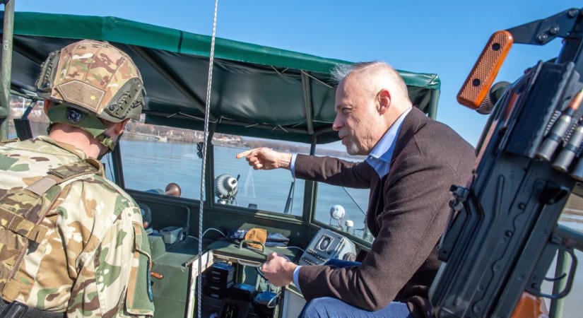 A valósnál nagyobb magyar hadsereget mutatott be a NATO-nak a Fidesz-kormány