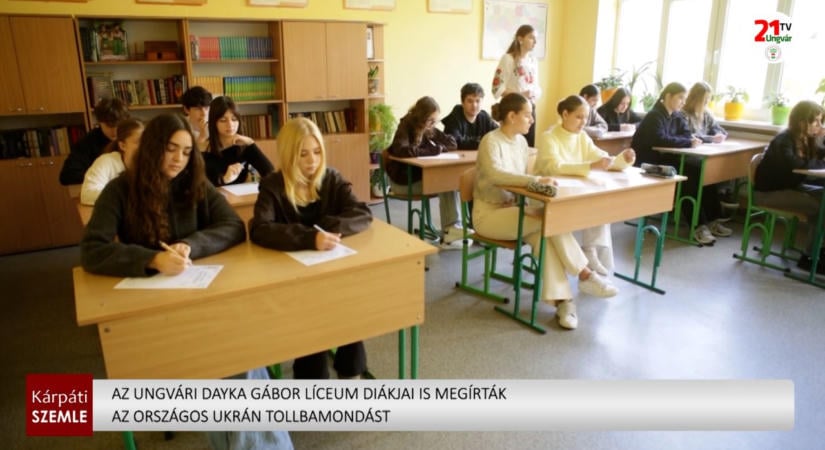 Az Ungvári Dayka Gábor Líceum diákjai is megírták az országos ukrán tollbamondást – (videó)