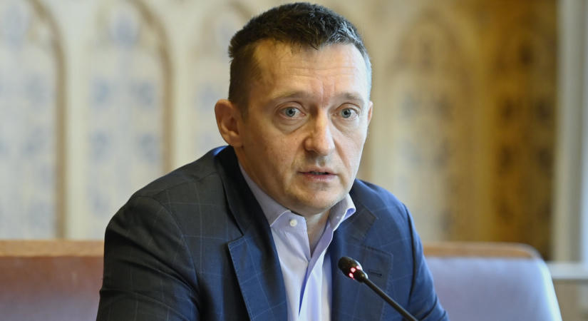 A titkosszolgálat háttértámogatása nélkül érintetlen marad a Rogán Antal-féle hálózat