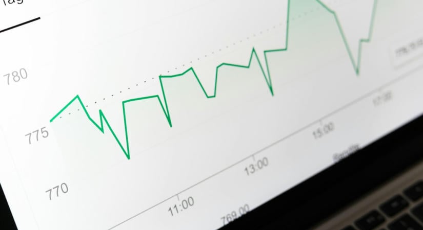 Az OpenAI és az Anthropic új modelljeivel felezte meg az árakat, új árversenyt indítva