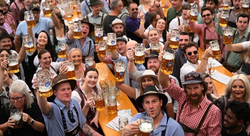 Ötszörösére nőtt a sör ára a müncheni Oktoberfesten 1985 óta