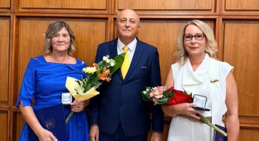 Pedagógusok munkáját ismerte el a kapuvári önkormányzat