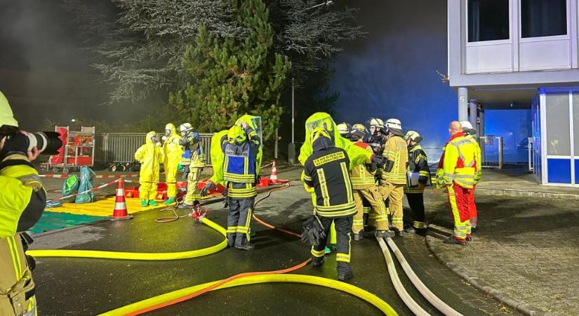 Mérgező gázfelhő miatt a házaikba való bezárkózásra szólították fel egy német város lakóit