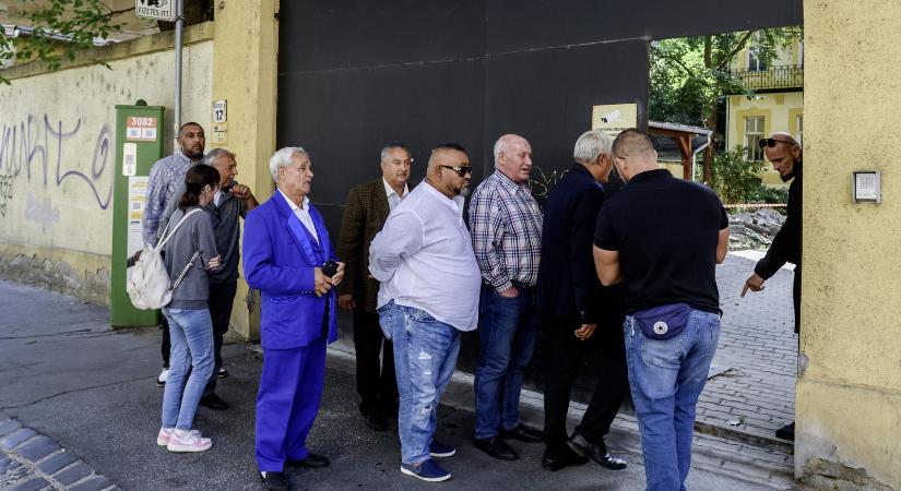 Van, ami már soha nem változik, maradt a Lungo Drom elnöke a bujkáló Farkas Flórián