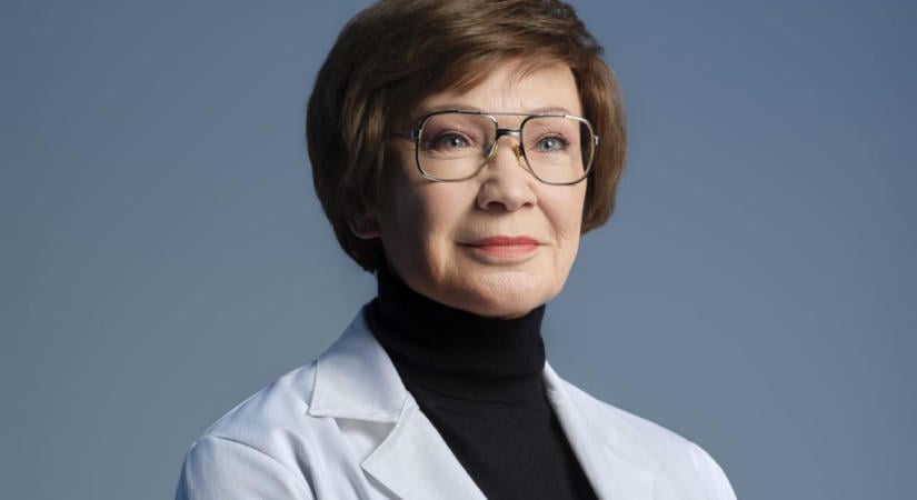 Udvaros Dorottya kelti életre Karikó Katalin történetét