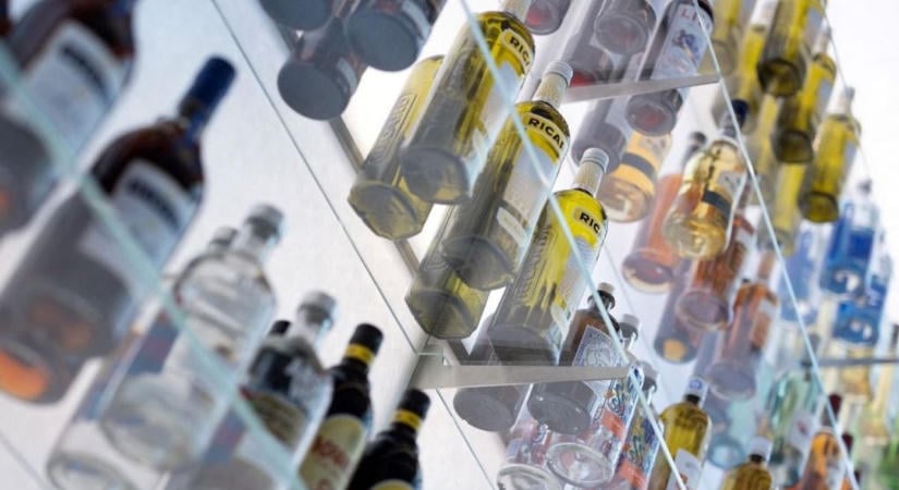 Rákaptak a hinduk a whiskyre, a Pernod Ricard pedig lecsapott a piacra – erre még az elemzők sem számítottak, úgy isznak Indiában