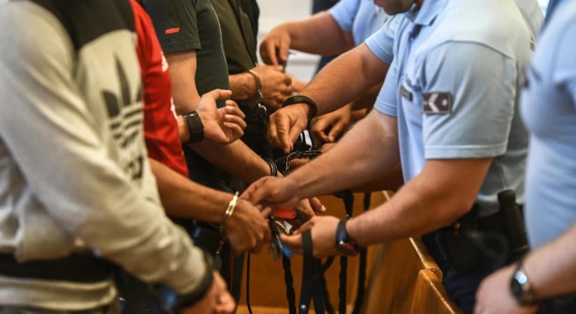 A Tisza bezár egy jogsértő kiskaput, amit a Fidesz hagyott nyitva a külföldi embercsempészek előtt
