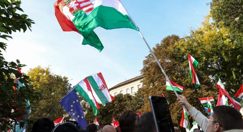 Závecz Research: 74 százalékon áll a Tisza támogatottsága a biztos választók körében