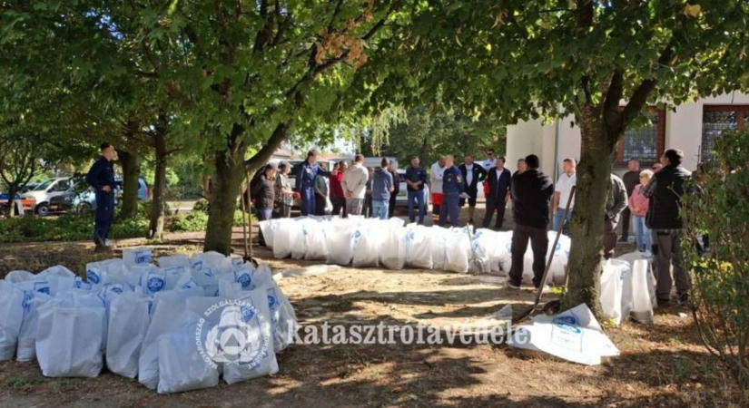 49 önkéntes készült a legrosszabbra – homokzsákokkal védenék településeiket