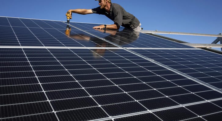 Hétszázezer forinttal csökken az energiatárolók támogatása, további 15 ezer pályázatot fogadhatnak be