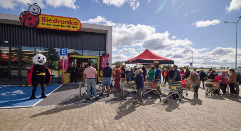 Üzent a magyar vásárlóknak a 3800 boltos diszkontgigász, erre jobb, ha a Lidl és az Aldi is figyel – a radaron már látszódunk, csak még a szomszédban van némi tennivaló