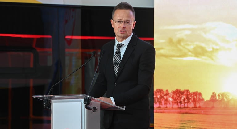 Vizsgálatot indít a nemzetbiztonsági bizottság Szijjártó Péter BYD-s munkája miatt