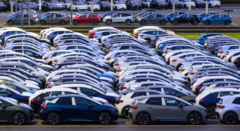 Az Audi és a Volkswagen közel egymillió autót hív vissza Németországban kormányproblémák miatt