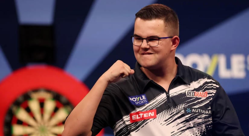 Van Veen döntő szettben verte meg Searle-t a darts World Grand Prix-n