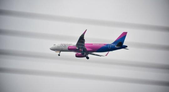 Ráküldte a végrehajtókat egy brit férfi a reptérre, mert nem kapott a Wizz Airtől kártérítést