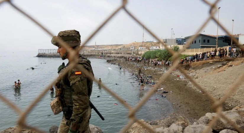 Spanyol belügyminisztérium: 37 000 migráns visszatért marokkóba