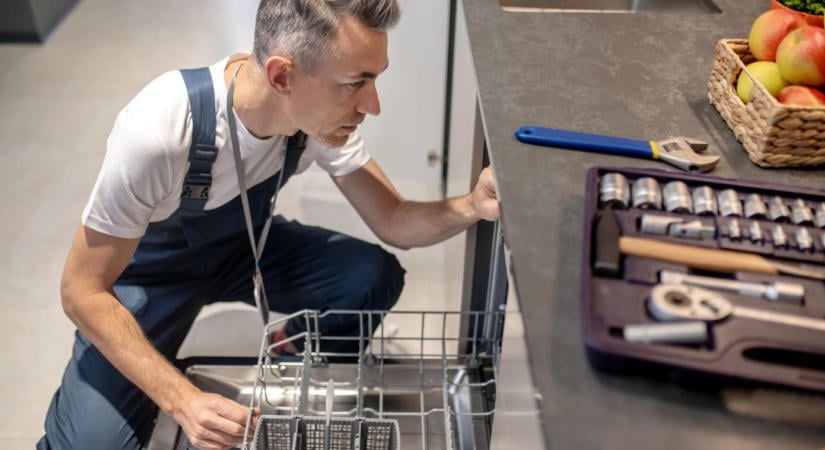 Mennyi borravalót adjunk a szerelőnek? Sokan rosszul számolnak