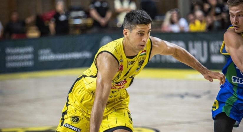 Az 1. forduló csapata