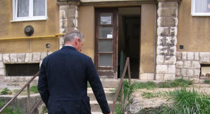 Ki vállalja a felelősséget a nyergesi azbesztért? Megszólalt az önkormányzat a lakótelepi veszélyről