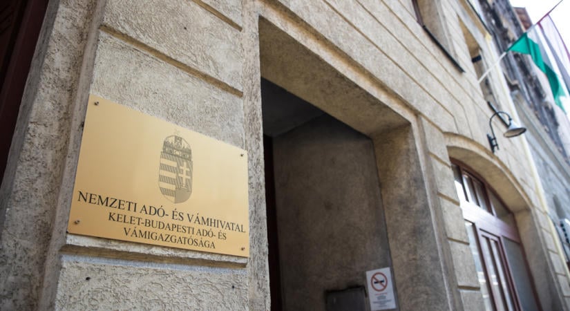 Fontos határidő jár le hamarosan, több százezer vállalkozó érintett