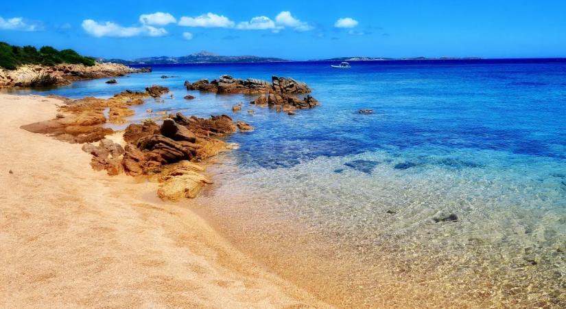 Tragédia a strandon: meghalt egy idős férfi, a felesége a sokktól szívrohamot kapott