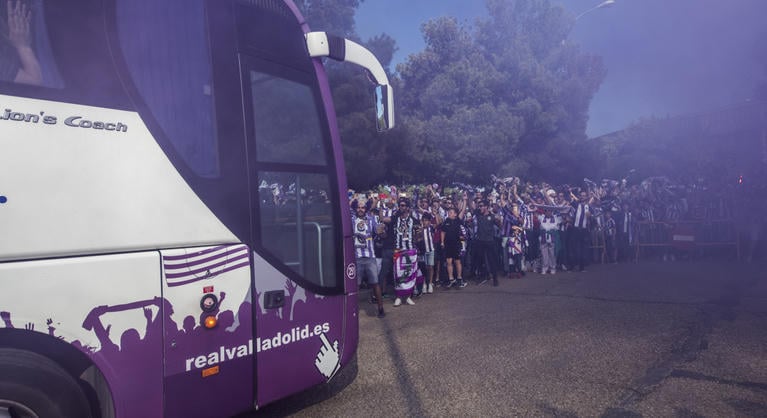 Súlyosan megsérült a kiskorú, aki a busz aljába kapaszkodva utazott kilométereken át