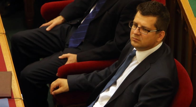„Valakivel vádalkut kötöttek” - Seszták Miklós az őrizetbe vétele előtt adott interjút