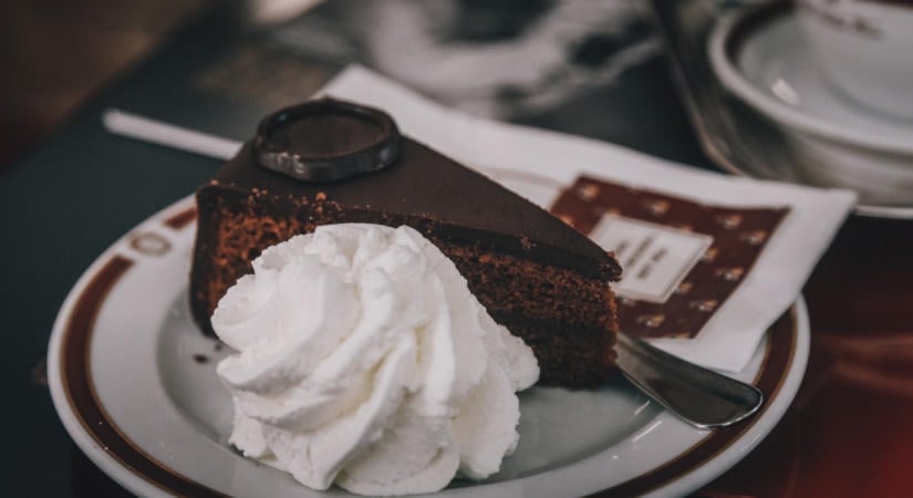 Kvíz: Van lekvár a Sacher-tortában? Mennyit tudsz az ismert süteményekről?