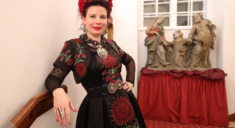 Pink és Szóda: Stílus, divat, tradíció!