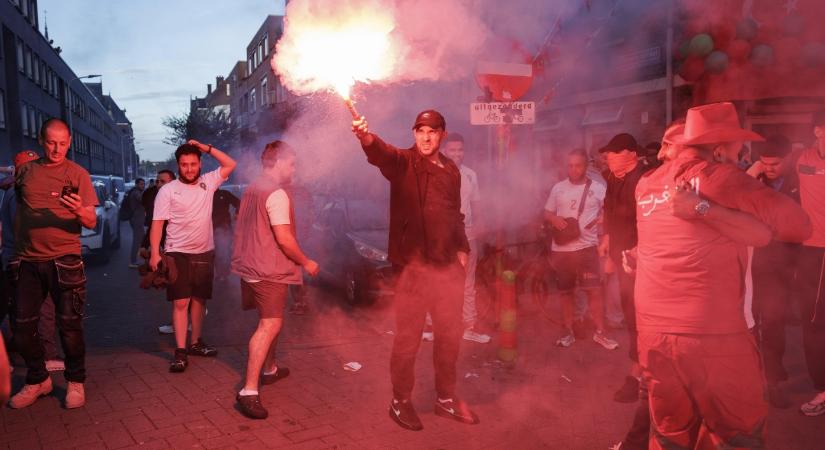 Hollandiában tombolva ünnepelték Hollandia kiejtését a marokkói szurkolók