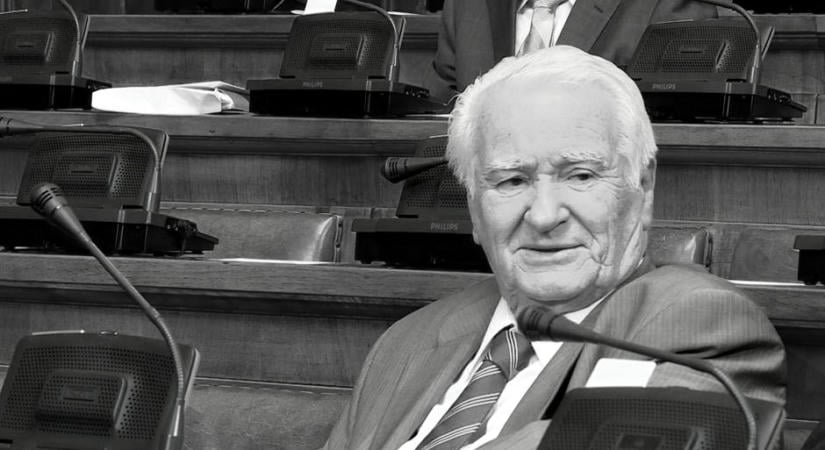 Szombaton örök nyugalomra helyezték Dragoljub Mićunovićot