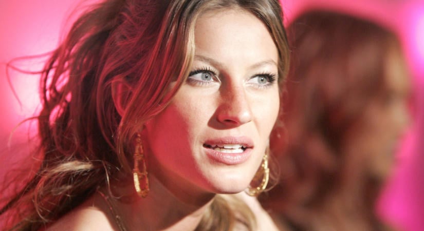 Gisele Bündchen rózsaszín csipke fehérneműben üzent a rajongóknak: visszatérhet a Victoria’s Secret legendás angyalaként?
