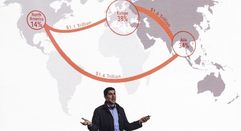 A Financial Times szerzője szerint arab és ázsiai emberekkel kell feltölteni a V4 államokat