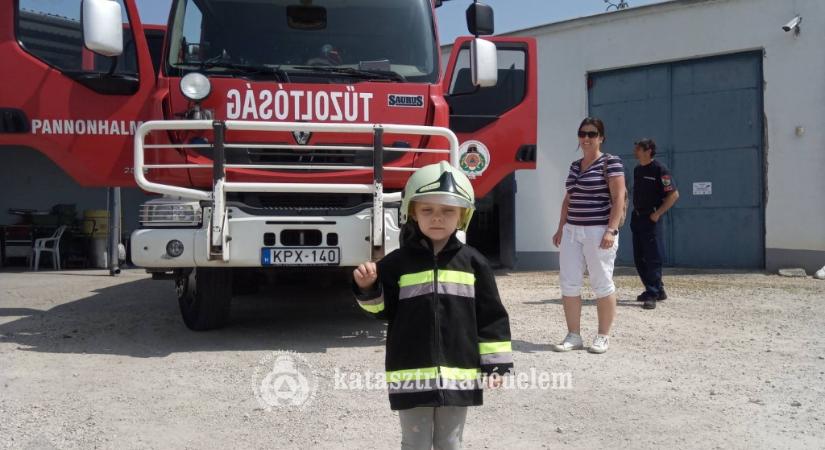 Idén is kinyíltak a szertárkapuk vármegyénkben