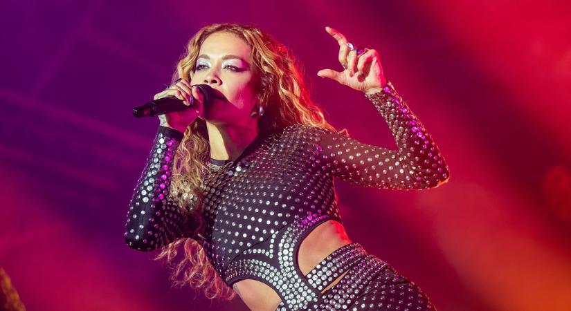 Szinte az utolsó pillanatban fújták le Rita Ora budapesti koncertjét