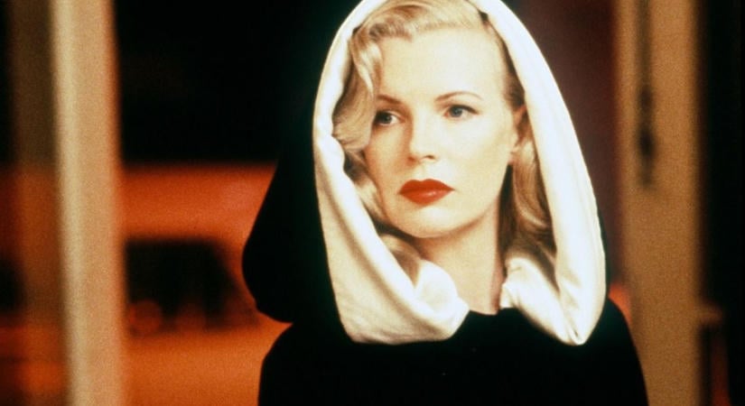 Szétműttette az arcát Kim Basinger: lassan jelentkezhet Mickey Rourke hasonmásának - Videó